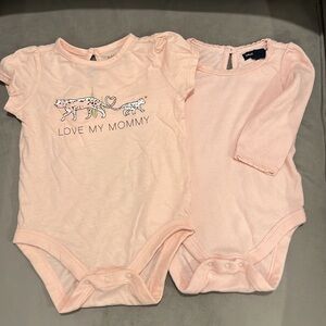 Baby Gap Onesies - set of 2 🚭